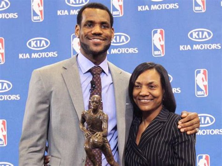 Lebron James Mom