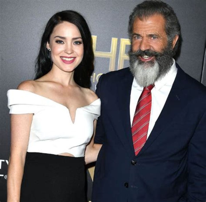 Mel Gibson Gf