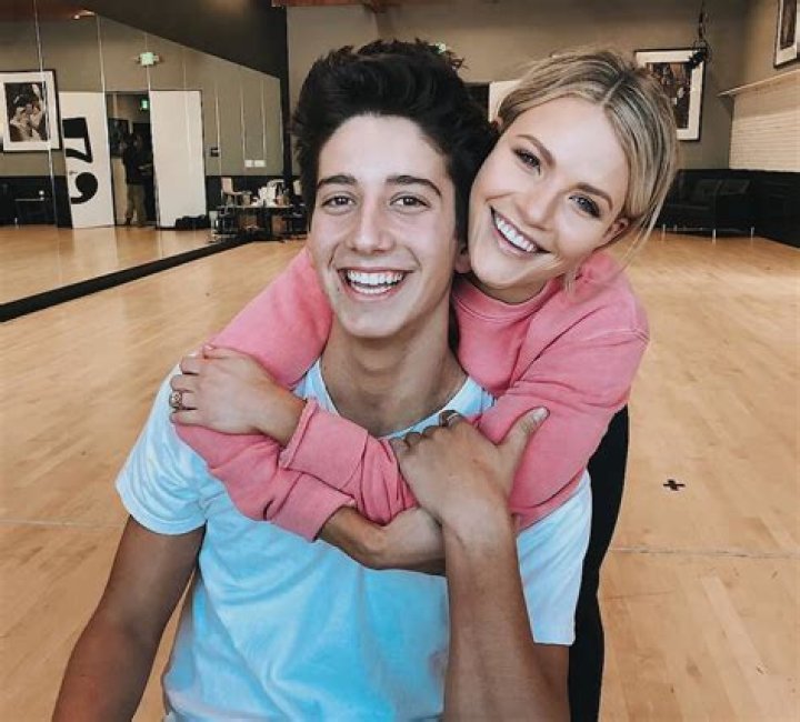 Milo Manheim Relationships