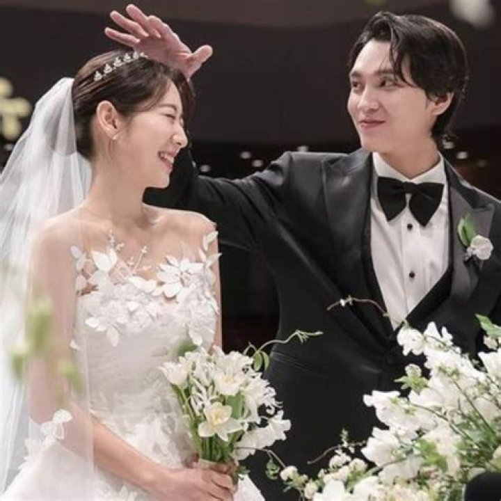 The Latest News About Shin Hye-Sun's Dating Life