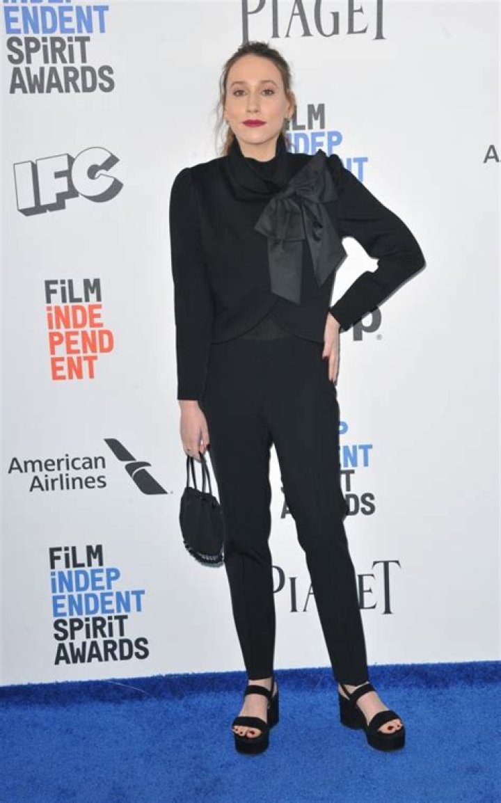The Mesmerizing World Of Sarah Sutherland: A Hollywood Legacy