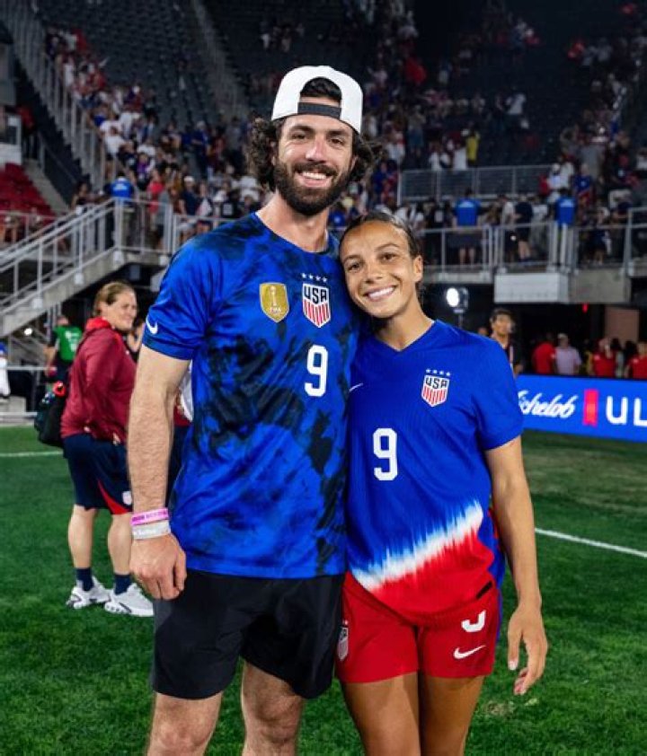 Who's Dansby Swanson's Daughter? Get The Scoop!
